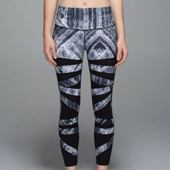 Lululemon High Times 7/8 Leggings in Heat wave - Picture 1 of 8